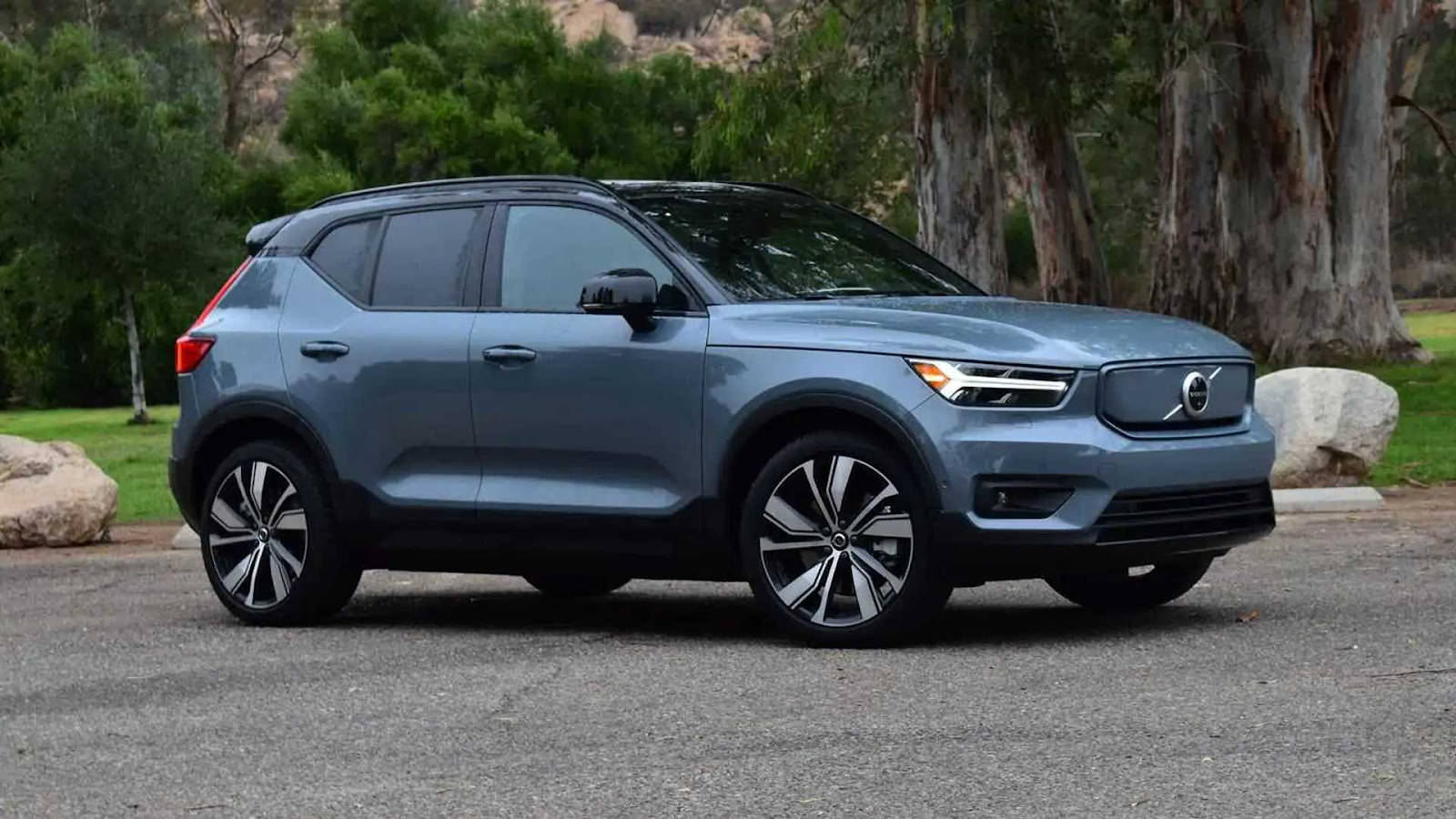 volvo-c40-vs-xc40